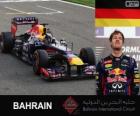 Себастьян Феттель празднует свою победу в Гран Гран-при Бахрейна 2013